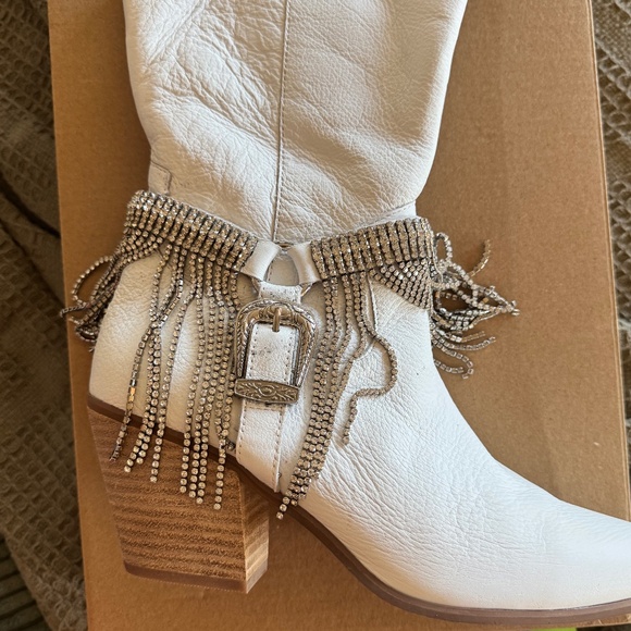 Soft white leather cowboy boots - Picture 3 of 3